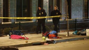 Una camioneta embiste un desfile navideño en EEUU: cinco muertos y decenas de heridos