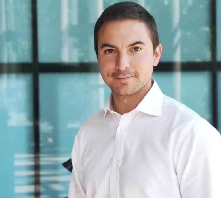 Juan Lobato: "Condicionar unos presupuestos al retroceso en derechos civiles es un disparate"