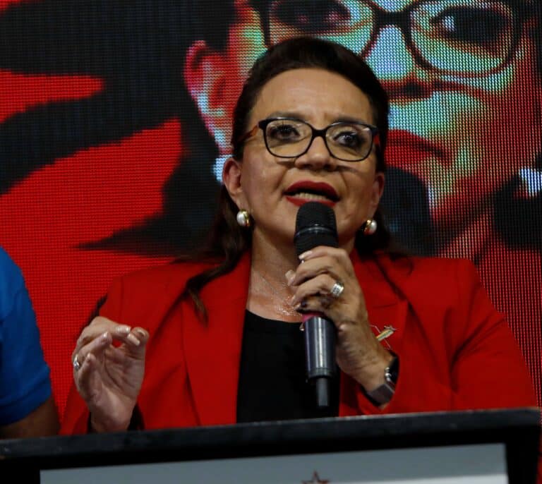 La opositora Xiomara Castro será la primera mujer presidenta de Honduras