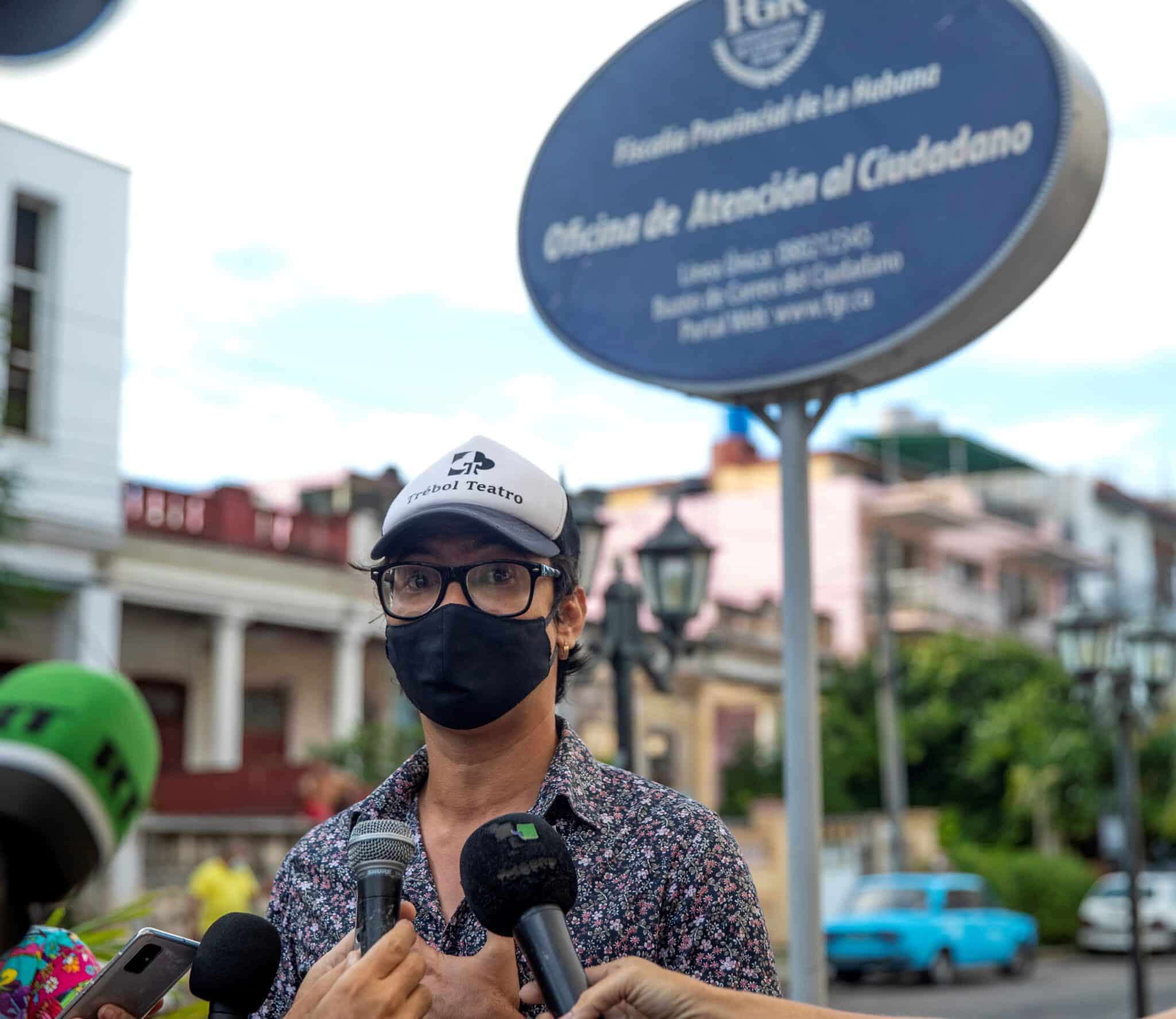 Yunior García Aguilera, fundador del colectivo Archipiélago, en La Habana, antes de salir del país