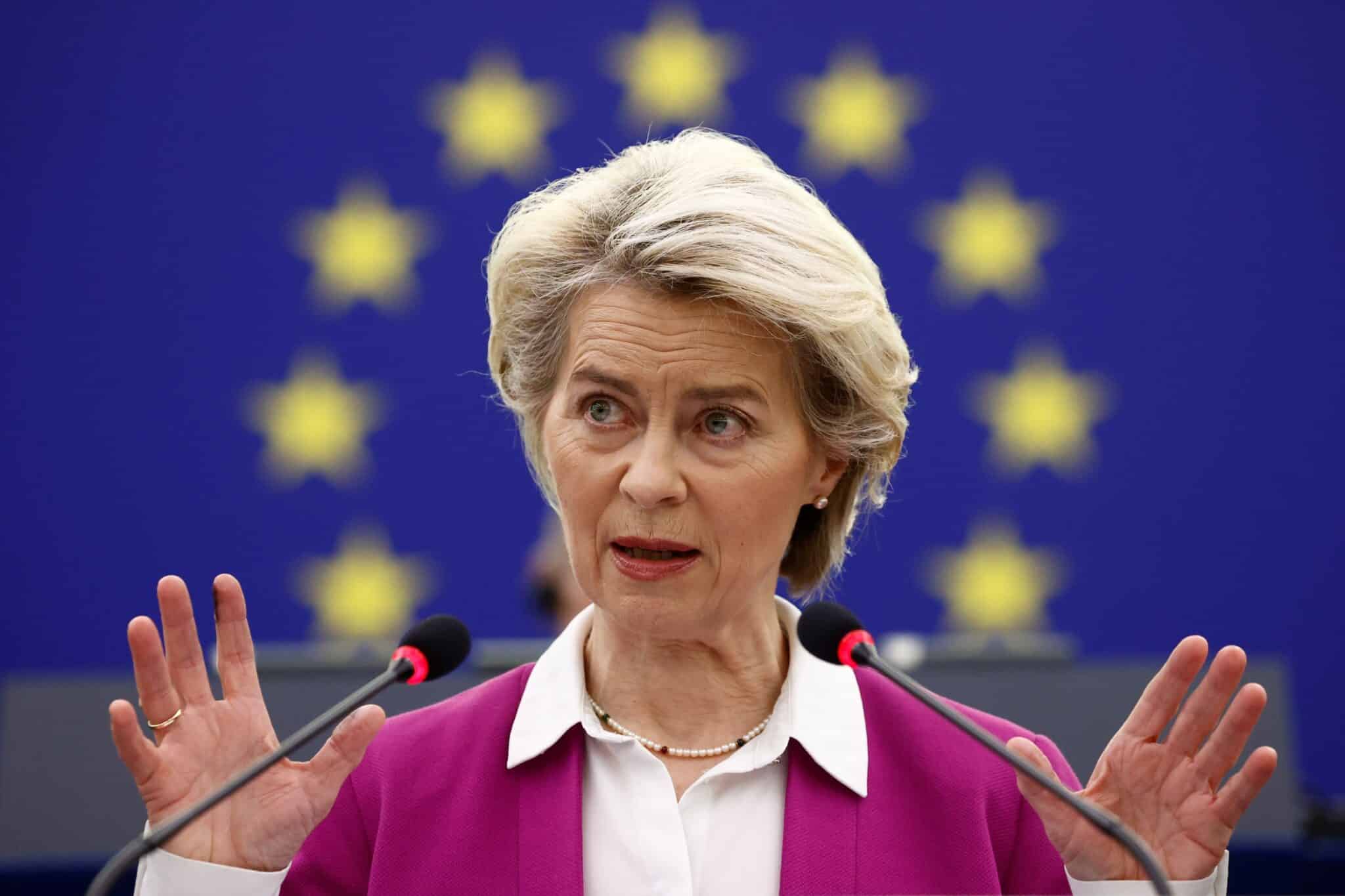 La presidenta de la Comisión Europea, Ursula von der Leyen, se dirige al parlamento de la UE sobre las conclusiones de la cumbre de líderes de octubre en Estrasburgo