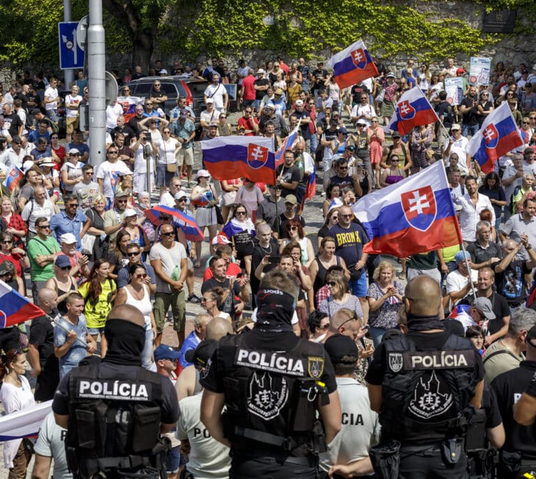 Eslovaquia declara un confinamiento de 14 días para toda su población a partir de medianoche
