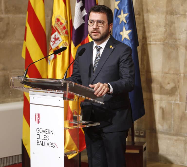 El Gobierno plantea una asignatura troncal más en castellano para cumplir la sentencia del TS en Cataluña