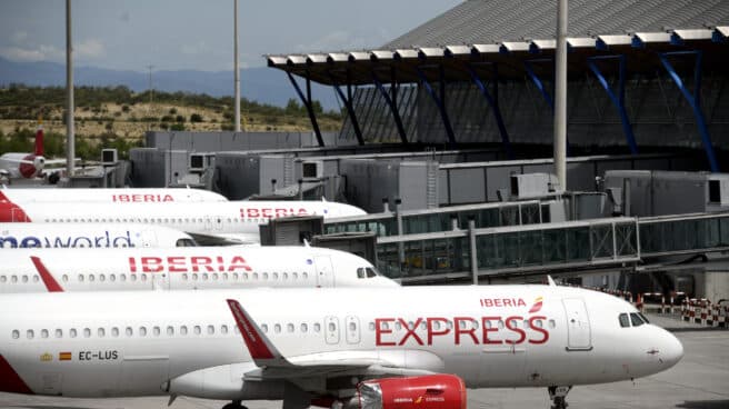 Aviones aparcados en el Aeropuerto Adolfo Suárez Madrid Barajas.