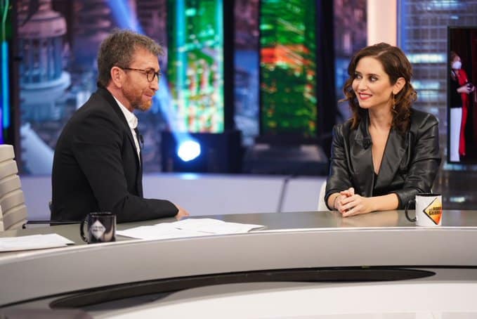 Isabel Díaz Ayuso con Pablo Motos en El Hormiguero.