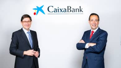 CaixaBank reduce en un 1%, al 3,495%, su histórica participación en Telefónica