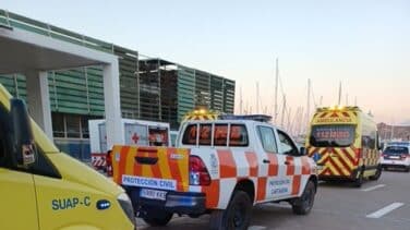 Rescatan a 33 personas en Cartagena tras el hundimiento de un catamarán