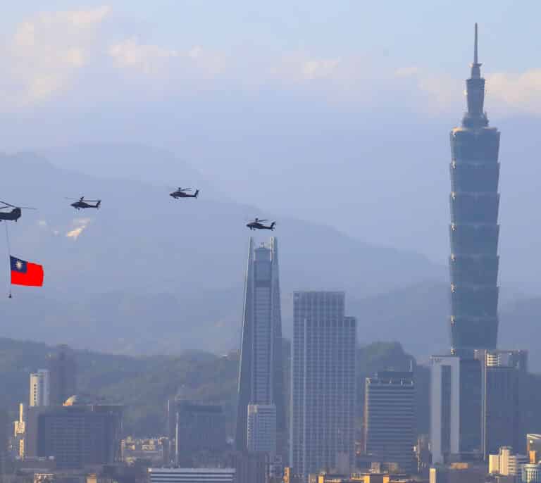 Taiwán denuncia una incursión de 27 aviones de combate chinos en su espacio aéreo