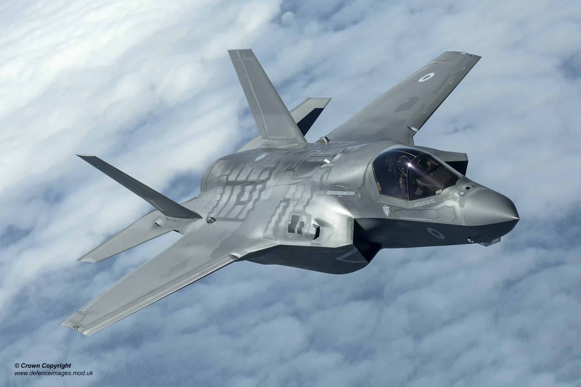 Un F-35 británico, en pleno vuelo.