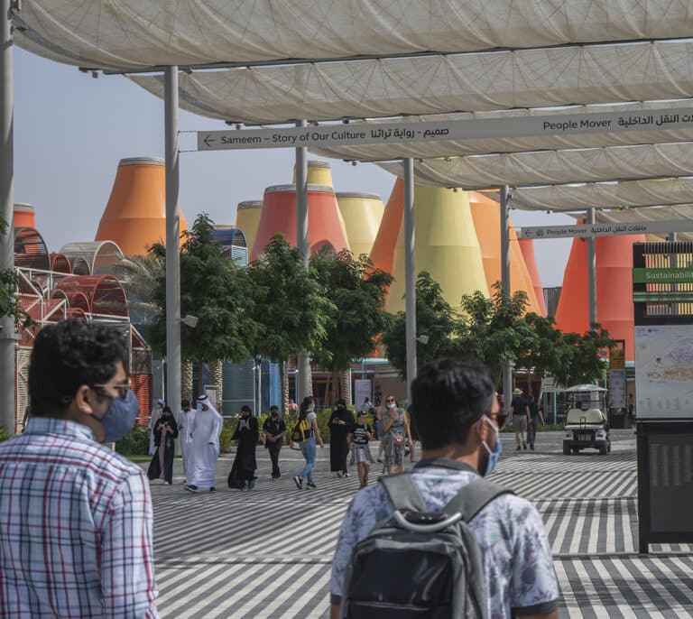 Paella con coliflor y un bosque oscuro, así es el pabellón español en ExpoDubái que el emérito se resiste a visitar: “No ha venido. Que sepamos”