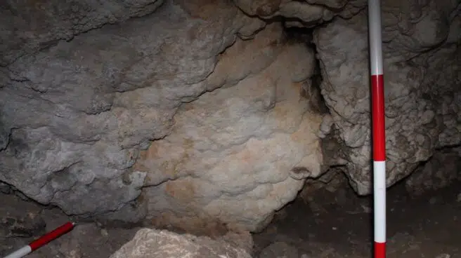 Descubren una nueva pintura rupestre en la Cueva de Nerja, en Málaga