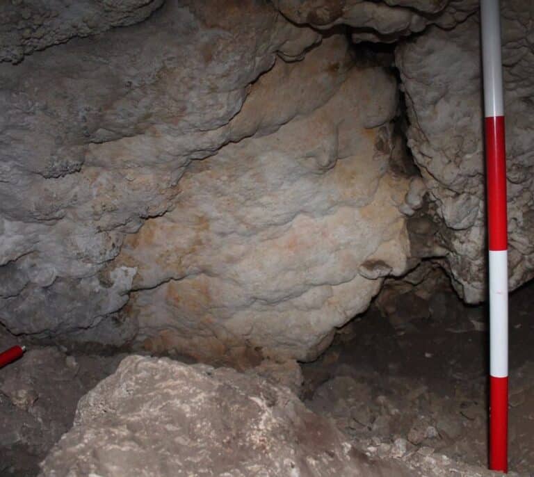 Descubren una nueva pintura rupestre en la Cueva de Nerja, en Málaga