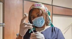 La Sanidad sudafricana asegura que el Covid que causa ómicron “no cambia significativamente”