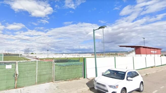 Imagen del campo de fútbol 'La Solana' de Marchamalo en Google Street View