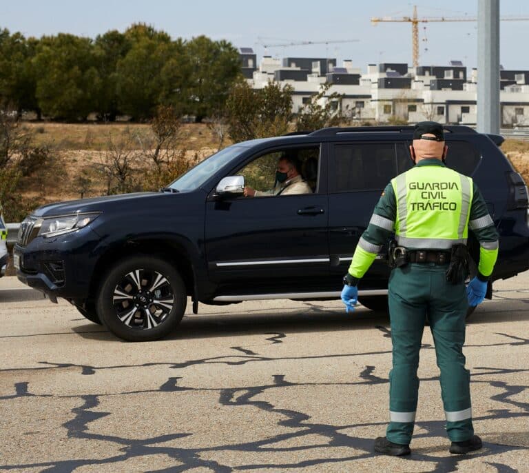 Recogen firmas para que no entre en prisión un guardia civil condenado por no tramitar una denuncia de tráfico