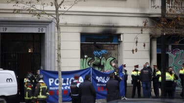 Cuatro personas, dos de ellas niños, mueren en un incendio en el centro de Barcelona