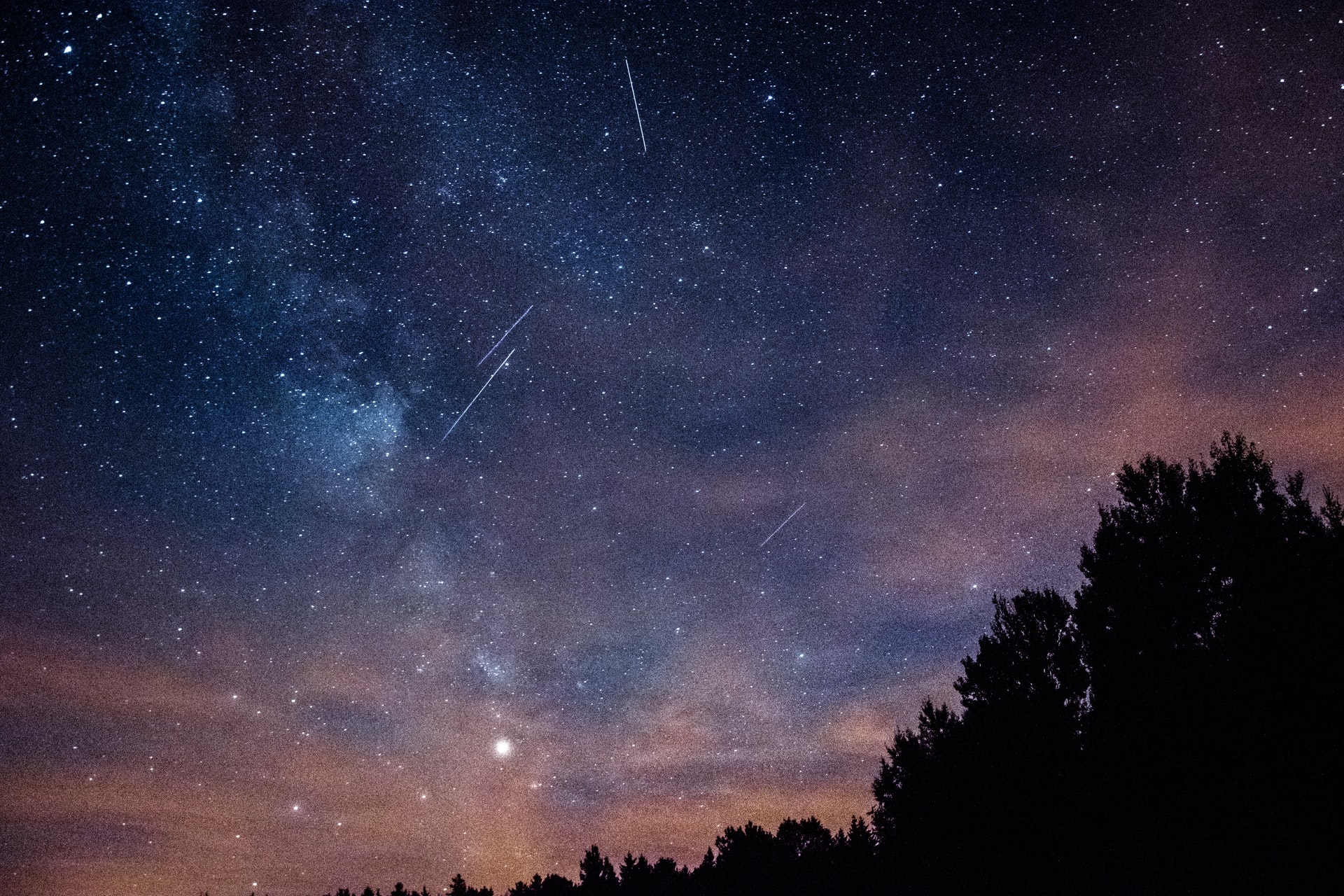 Lluvia de estrellas Leónidas.