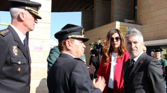 interior-camino-incumplir-gestion-fronteras-union-europea El ministro Grande-Marlaska, recorriendo la frontera con Marruecos en una visita a Melilla.