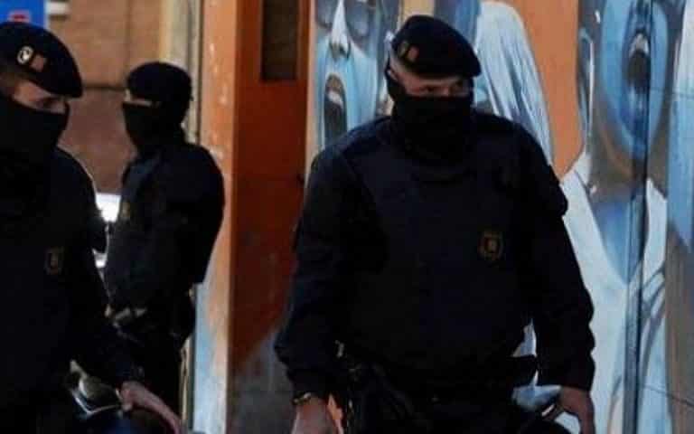 Hallan 12 muestras de sangre en la chaqueta del agresor de la menor violada en Igualada