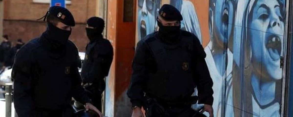 Hallan 12 muestras de sangre en la chaqueta del agresor de la menor violada en Igualada