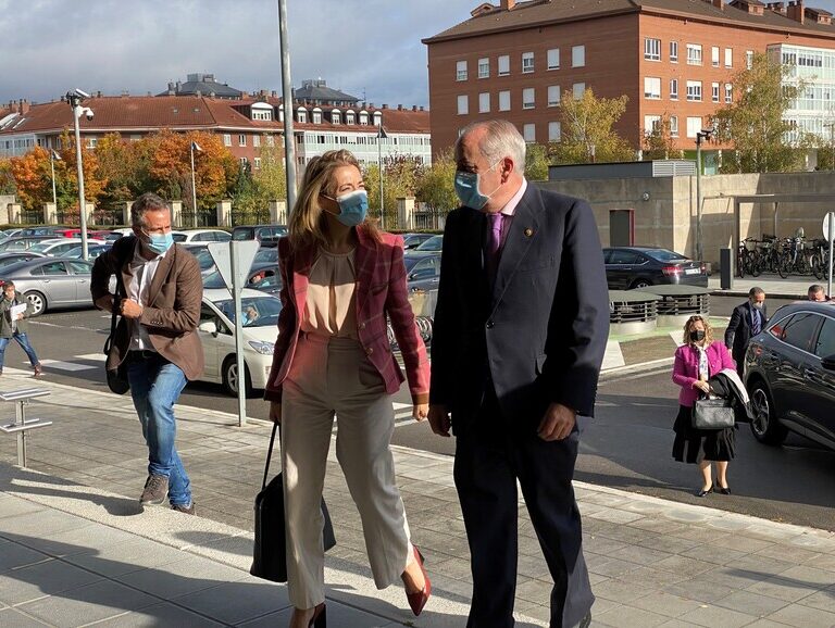 El Gobierno accede a que Euskadi construya la  llegada del AVE vasco