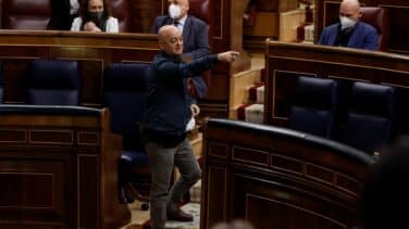 El PSOE aplaude en pie a Odón Elorza: "¡Aquí no hay terroristas, lo que hay son franquistas!"
