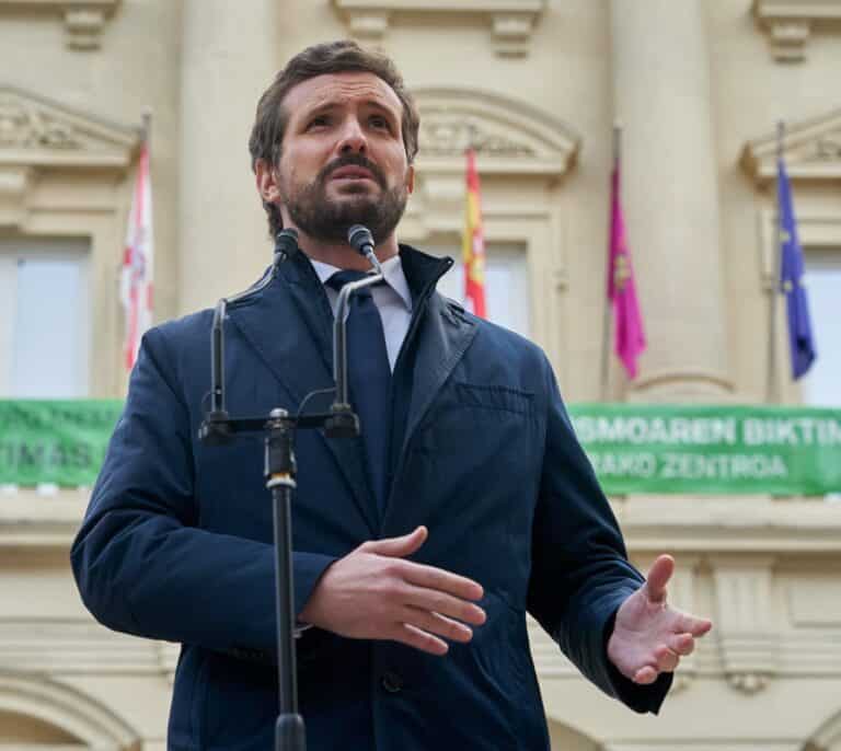 Casado ofrece sus votos a Sánchez para aplicar un 155 educativo si Cataluña ignora al Supremo