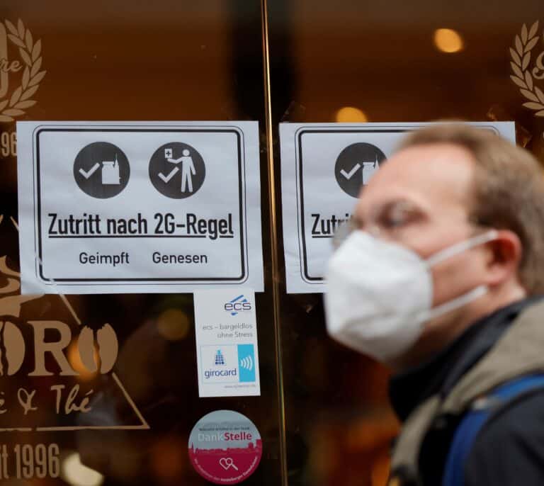 Alemania continúa su escalada de contagios y ofrece terceras dosis a toda su población