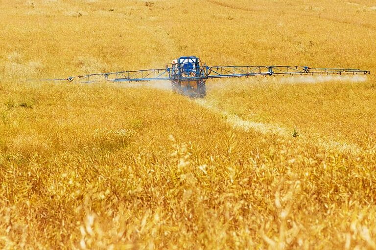 España exporta a países pobres pesticidas prohibidos en la UE por su daño ambiental