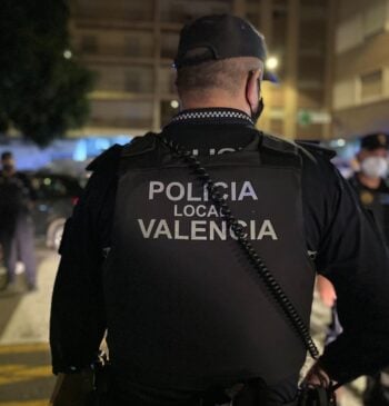 Un incendio en la playa de Gandía deja once personas heridas