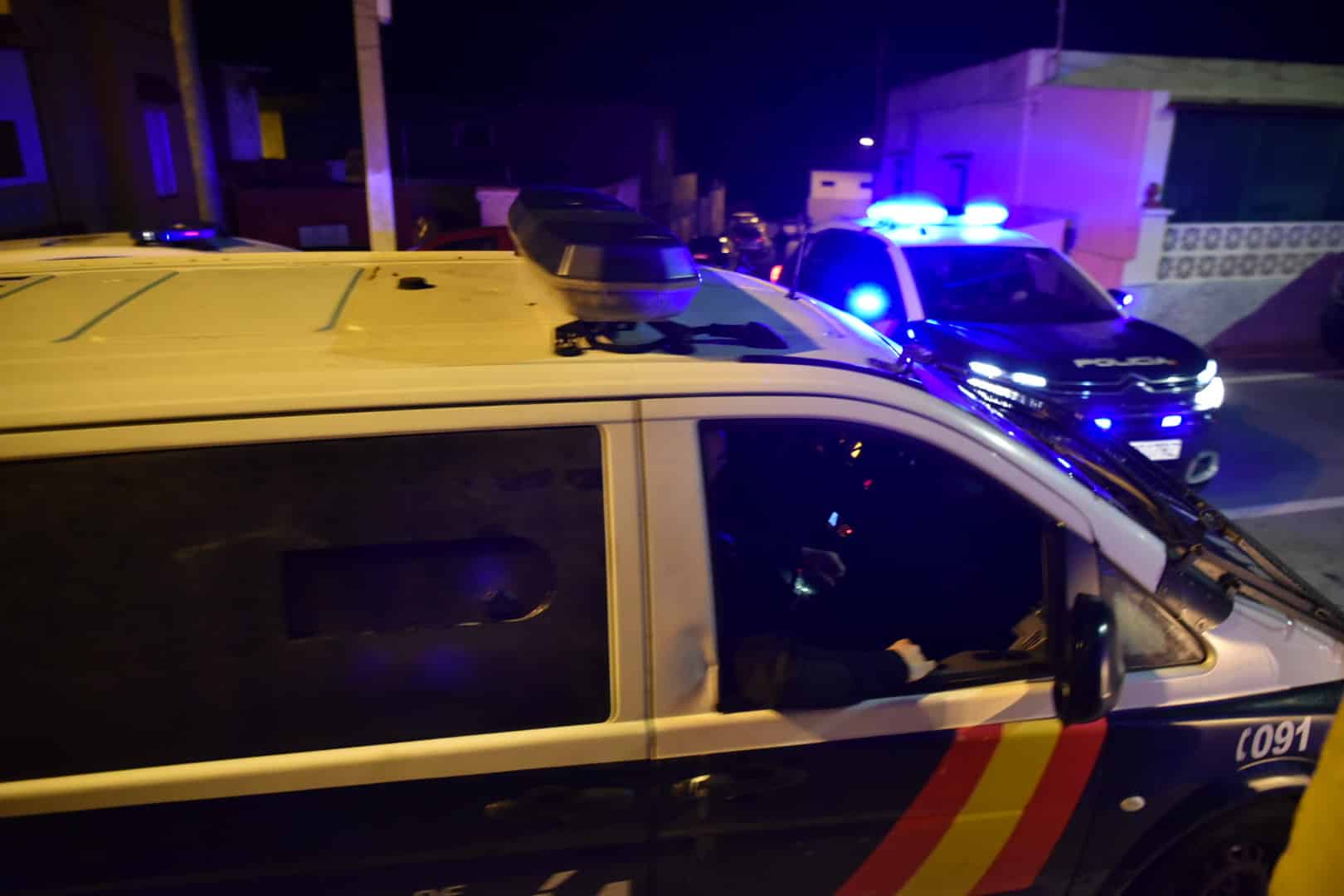Varios coches de la Policía Nacional en una intervención en Ceuta