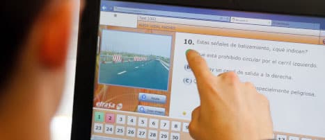 Clase teórica de la autoescuela RACC online