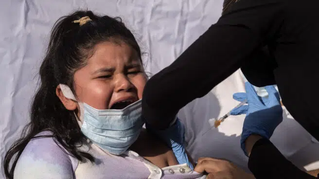 El repunte de la pandemia allana el camino a la vacunación de los niños