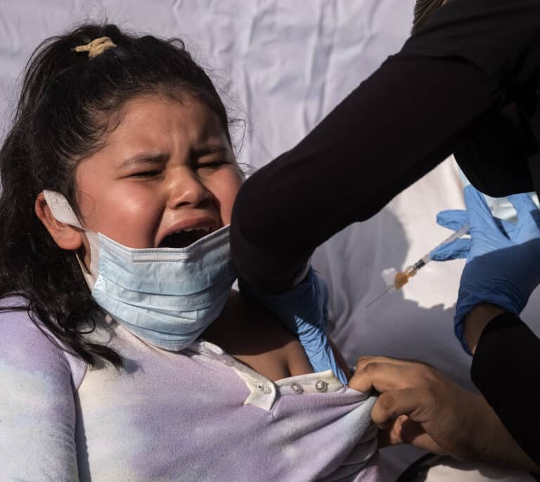 El repunte de la pandemia allana el camino a la vacunación de los niños