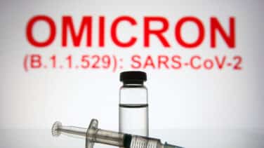 Expertos piden cautela sobre Ómicron: "Más mutaciones no significa mayor virulencia"