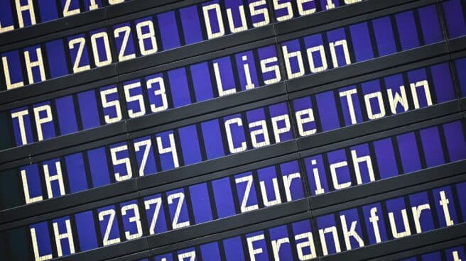 Panel de vuelos en el aeropuerto de Múnich.
