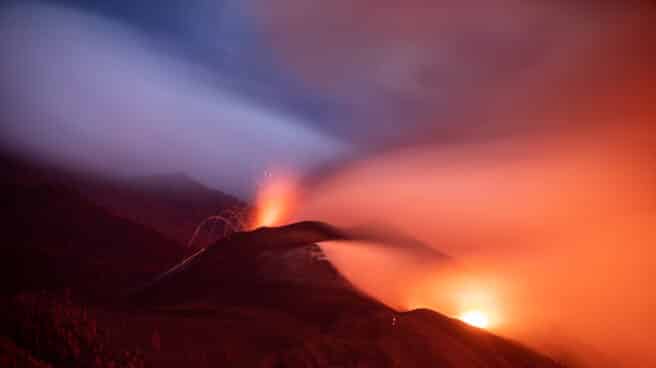 El volcán de La Palma afecta ya afecta a 1018,9 hectáreas y a 2.616 edificaciones.