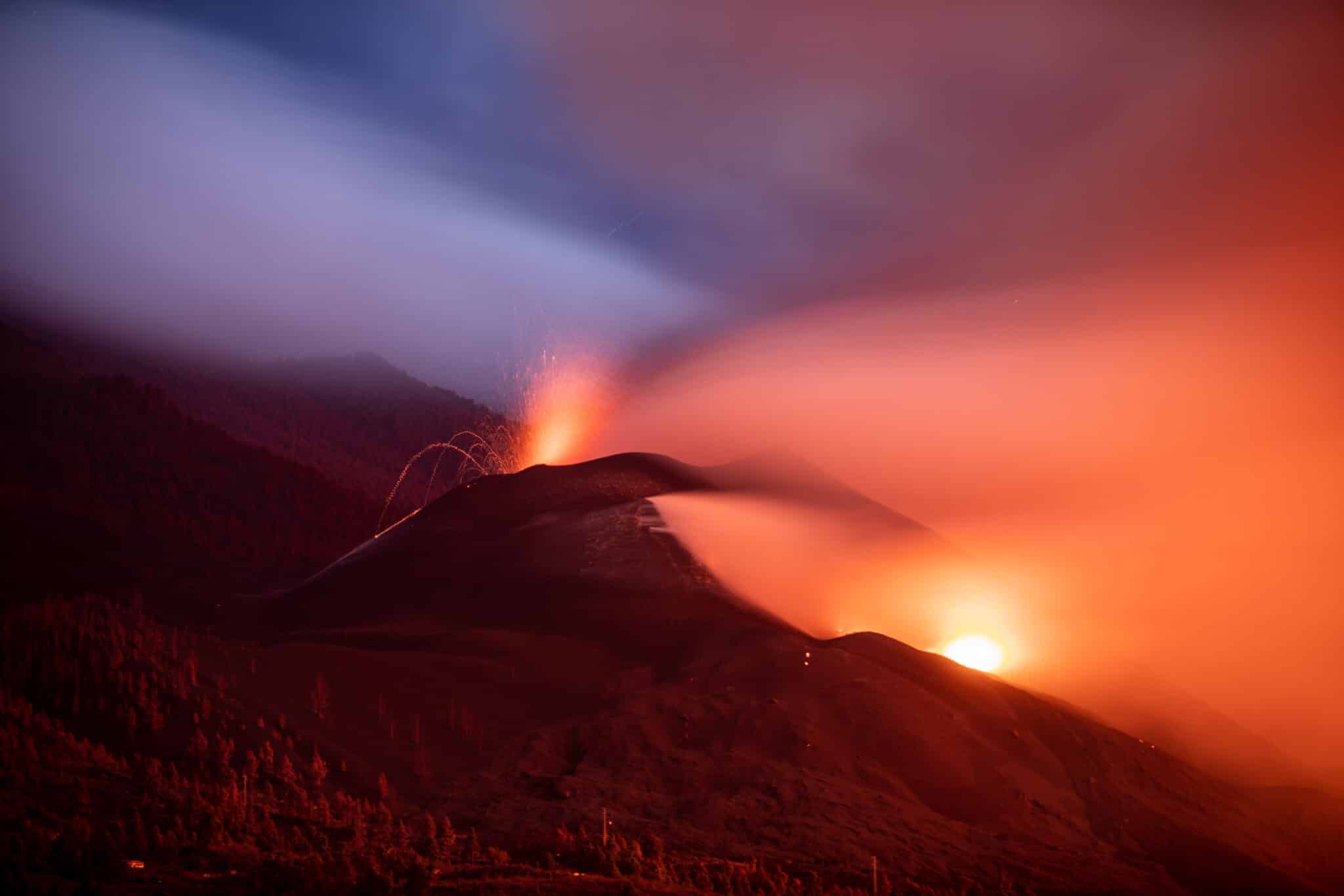 El volcán de La Palma afecta ya afecta a 1018,9 hectáreas y a 2.616 edificaciones.