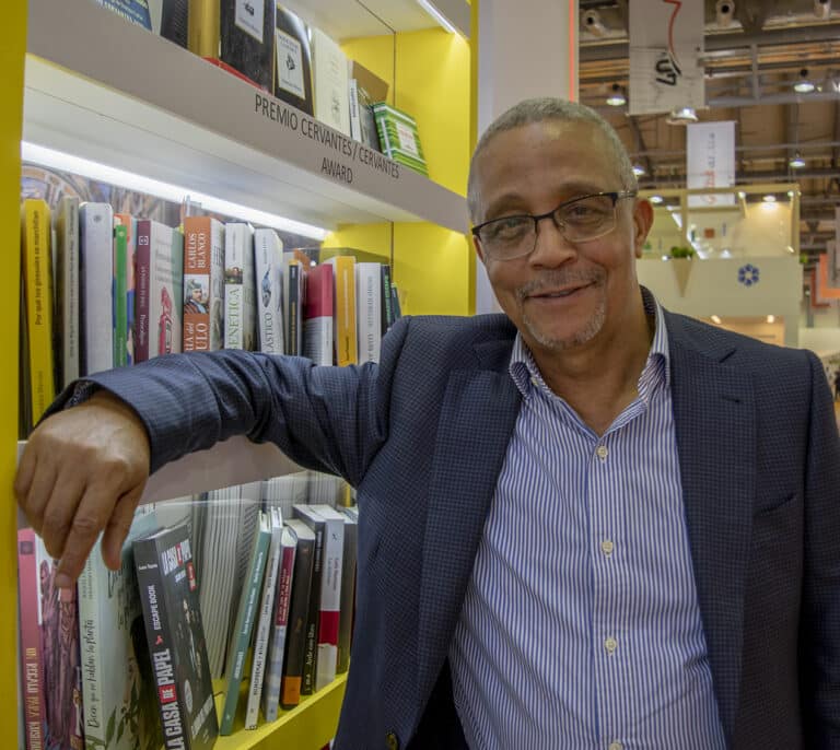 "Que tres escritores españoles, machos con bigote, firmen con un seudónimo femenino es mi victoria"