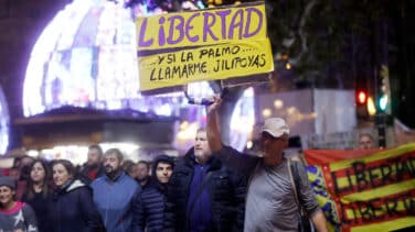 Manifestación sin mascarillas en Valencia contra el pasaporte covid y la vacunación infantil