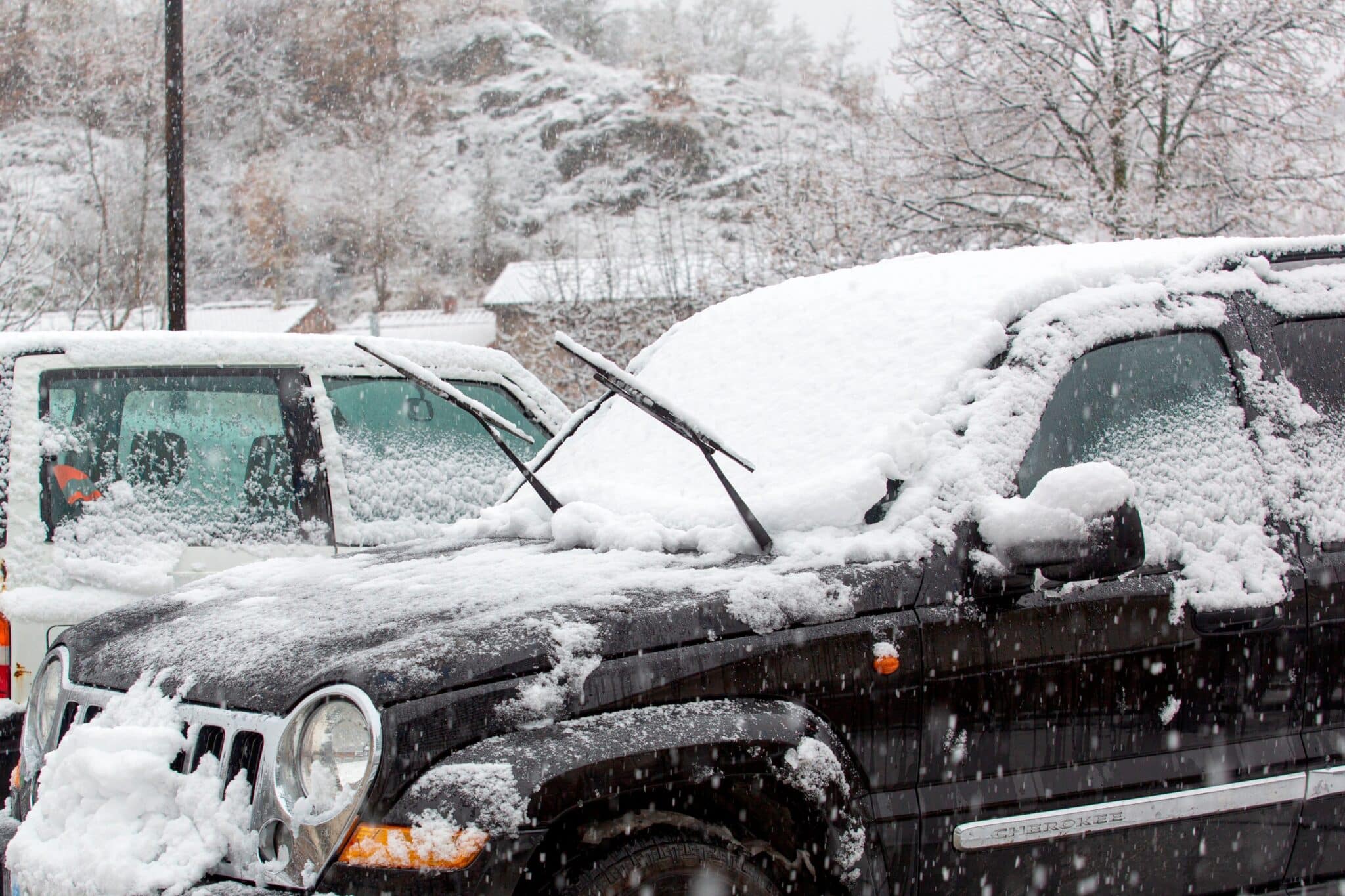 Una treintena de coches atrapados por la nieve en dos localidades catalanas