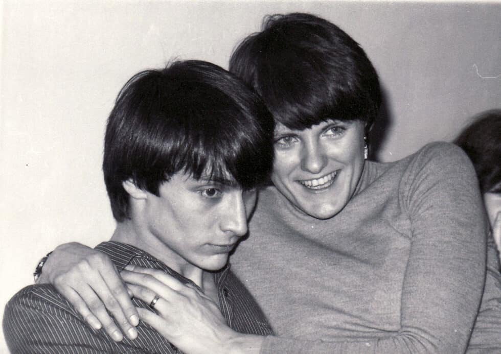 En 1980, junto a su novio y quien sería su compañero hasta la fecha, Bela Francia.
