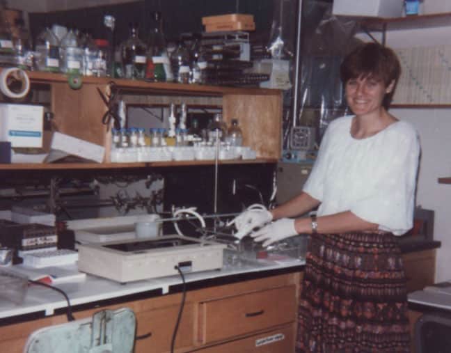 Fotografía antigua de la investigadora y desarrolladora de las vacunas de ARNm Karikó