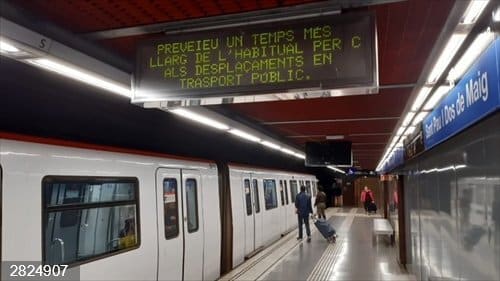 Condenado a 3 años y 9 meses por agredir a un hombre que llevaba una bandera de España en el metro de Barcelona