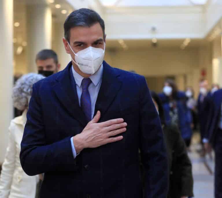 Pedro Sánchez despide un 2021 "repleto de retos" y que "ha demostrado que es posible una España mejor"