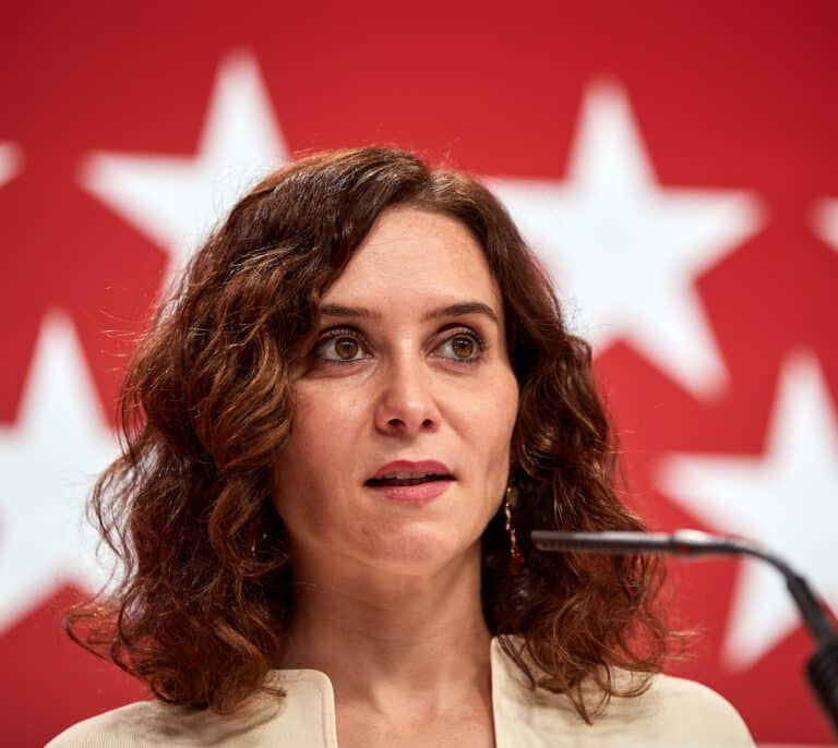 Ayuso defiende que en Madrid "somos alegres frente a quienes nos quieren quejumbrosos"