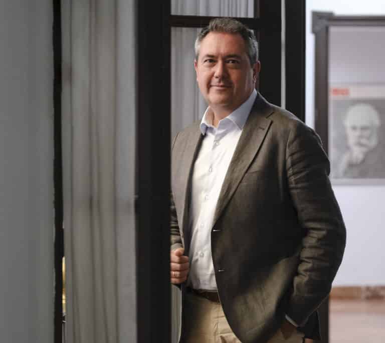 "No estoy por el mercardeo que hace el PP con los altos cargos de Ciudadanos, pero sus votantes son bienvenidos"