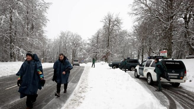 Carretera afectada por la nieve en Navarra.