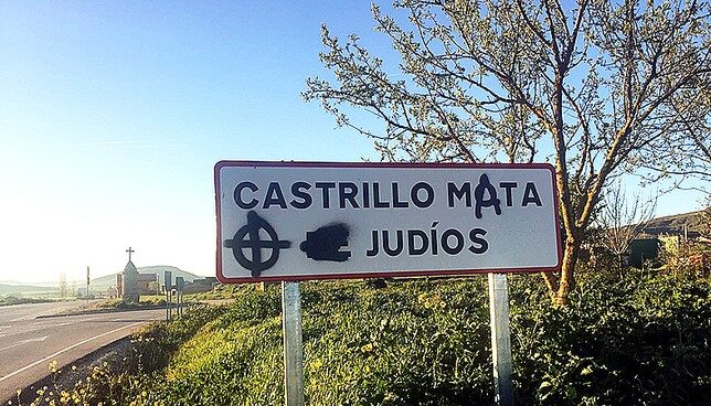 Castrillo Mota de Judíos tendrá que poner un cartel de acceso nuevo tras ser vandalizado el pasado domingo.