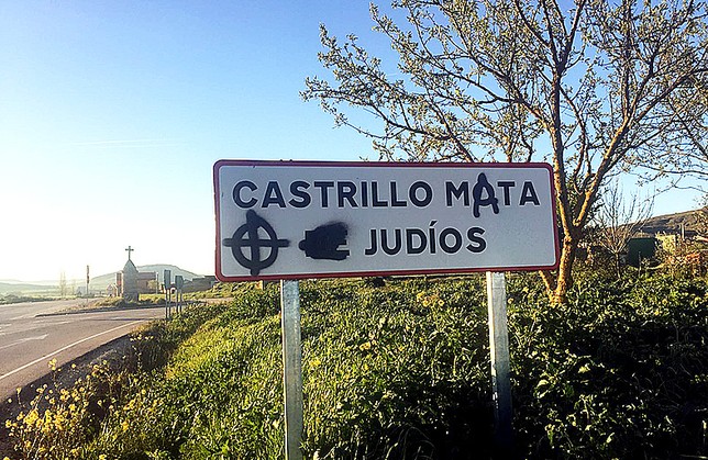 Castrillo Mota de Judíos tendrá que poner un cartel de acceso nuevo tras ser vandalizado el pasado domingo.